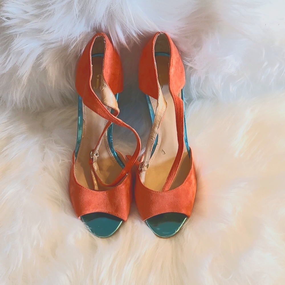 Peacock coral pumps 🦚
